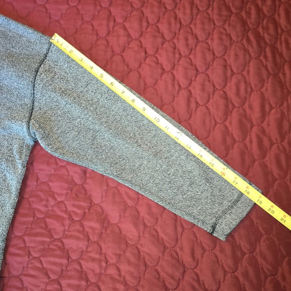 Chaus Sport Women's Size Medium Gray & Black 3/4 Sleeve Shirt *read description - Picture 4 of 8